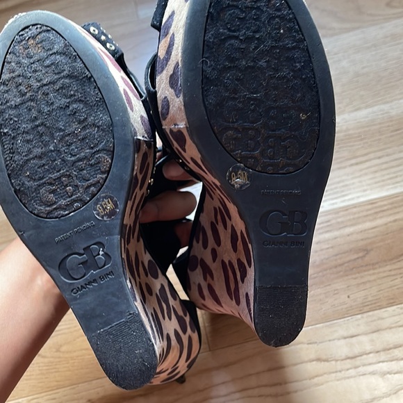 Gianni Bini cheetah black wedge heels! - Picture 4 of 5